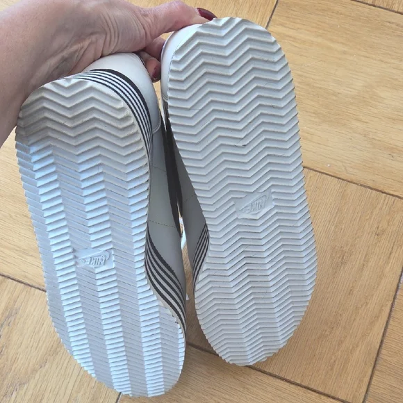 Comme des Garcons Women's Platform Sneakers - White and Black - Picture 8 of 10